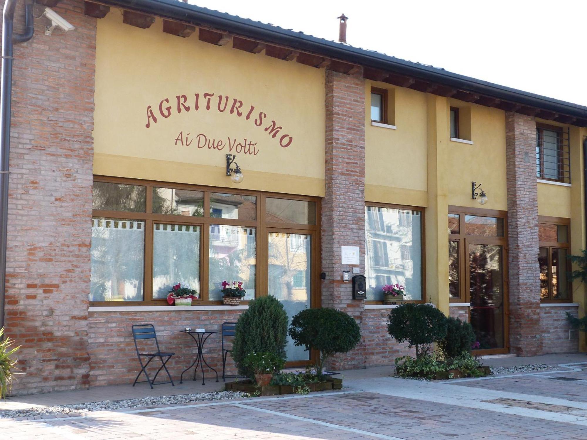 Agriturismo Ai Due Volti Dossobuono Kültér fotó