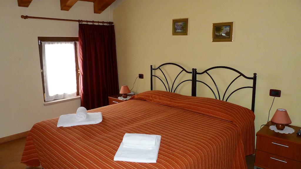 Agriturismo Ai Due Volti Dossobuono Szoba fotó