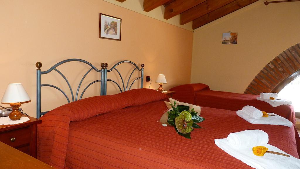 Agriturismo Ai Due Volti Dossobuono Kültér fotó